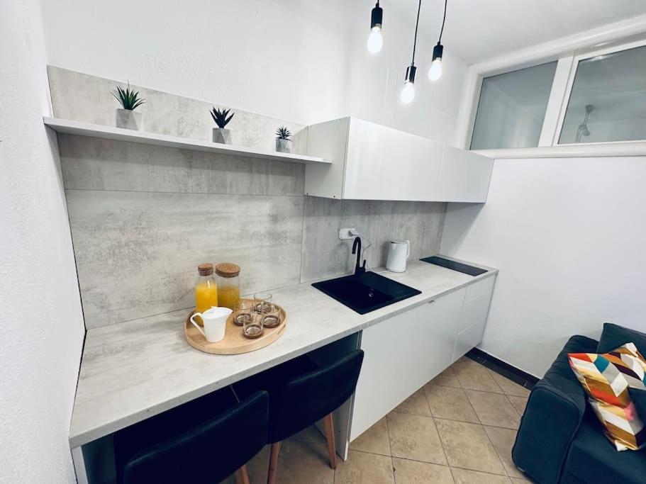 Beautiful Fully Renovated Apartment By The Sea, Large Balcony With Enchanting Views Neum Εξωτερικό φωτογραφία